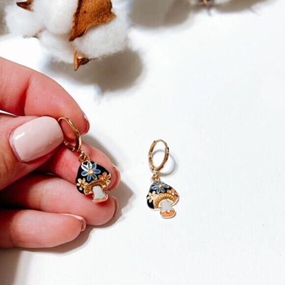 Mushroom hoop earrings N235 - Picture 3 of 3